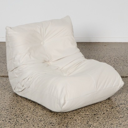 A Mini Togo Style Seat