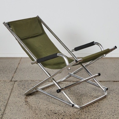 A Retro Folding Lawn chair