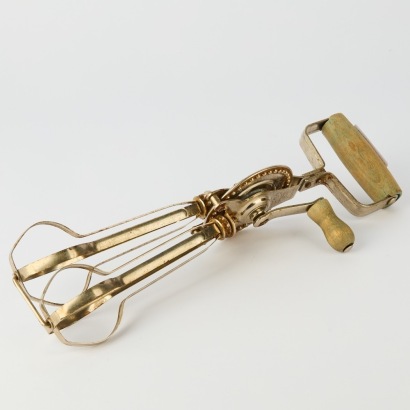 A 1960s Swiftwhip Egg Beater