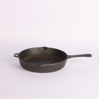 A Moroso Cast iron Pan