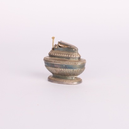 A Ronson Queen Anne Table Lighter