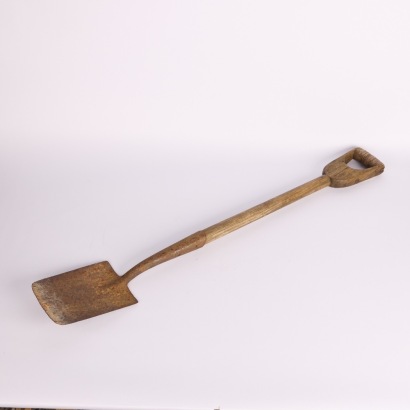An Antique New Zealand Gum Diggers Spade