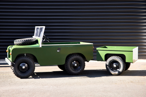A Toylander 2 Land Rover Toy