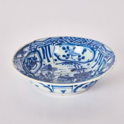 A Chinese Ming Dynasty Blue and White 'Floral' Dish