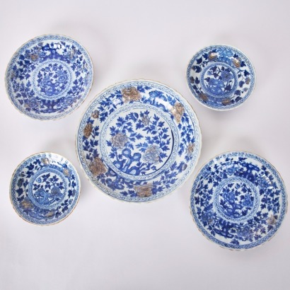 A Group of Five 18th to 19th Century Chinese Mid Qing Dynasty Blue and White' Floral' Dishes ( Yan Yongyu Collection Mark)