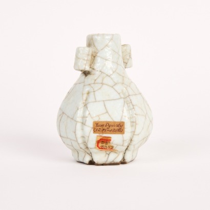 A Chinese Song to Yuan Dynasty Ge-Type Glazed Small Handled Vase