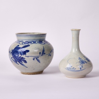 A Set of Two Korean 19th Century Joseon Blue and White Porcelains