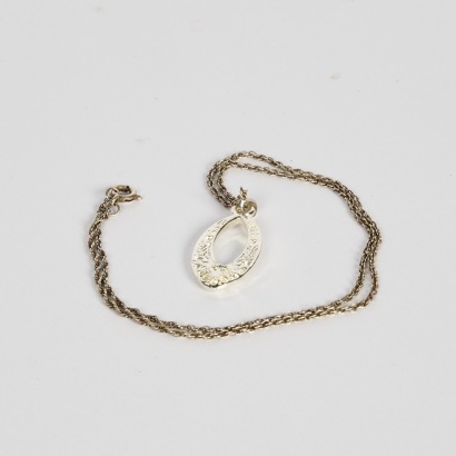 A Silver 925 Necklace With Cadence Pendant