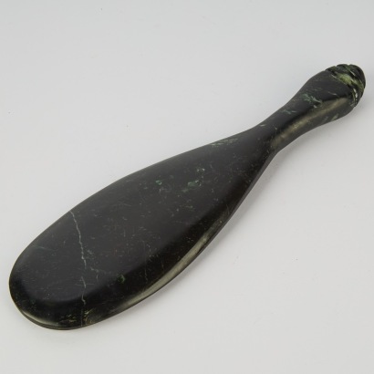 A Contemporary Pounamu Mere