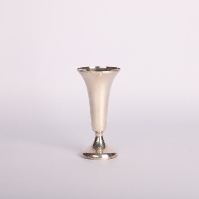 A Walker & Hall Sheffield Trumpet Vase
