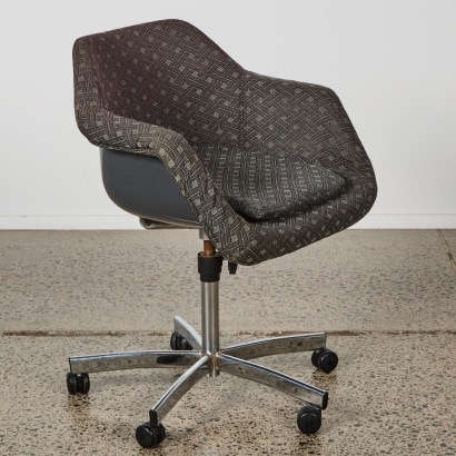 A Mid-century Swivel Office Chair