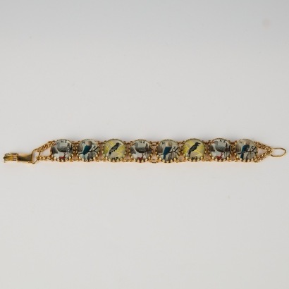 A Bracelet with New Zealand Birds
