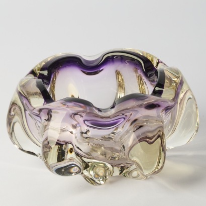 A Vintage Murano Glass Bowl featuring Biomorphic Swirl circa 1960