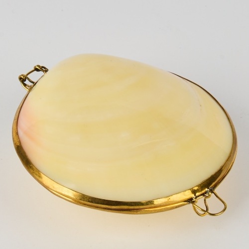 A Mother of Pearl Trinket Box