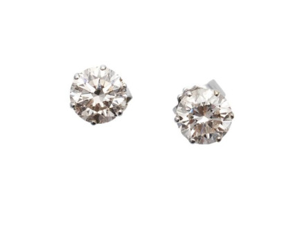 18ct White Gold Diamond Stud Earrings