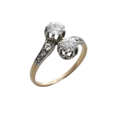 18ct Vintage Two Stone Diamond Ring