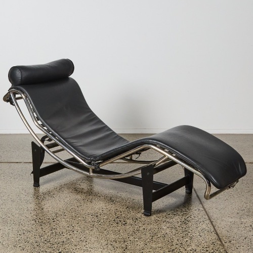 A Le Corbusier LC4 Chaise Lounge Leather replica