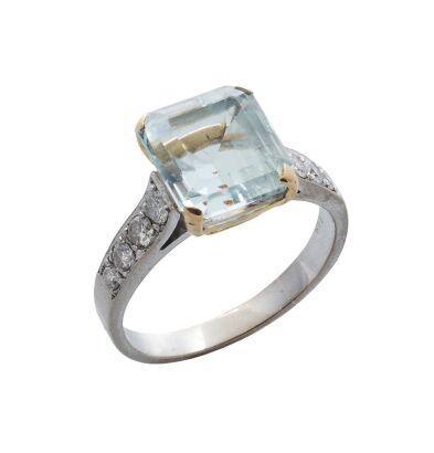 18ct White Gold Aquamarine and Diamond Ring