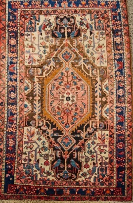 A Vintage Hand-Knotted Persian Heriz Rug