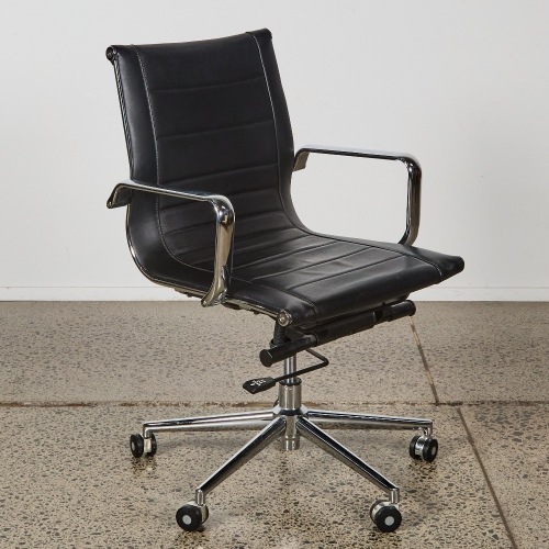 An Eames-Style Office Chair
