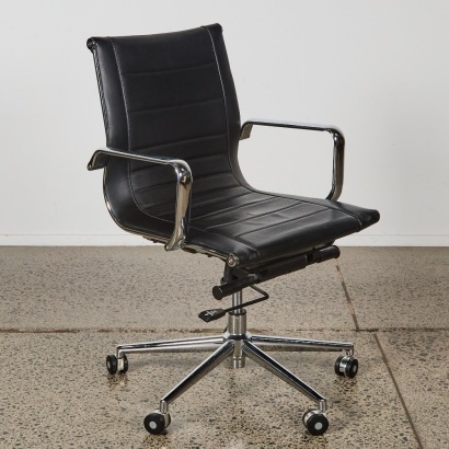 An Eames-Style Office Chair