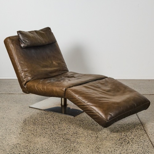 A Natuzzi Zeta Brown Leather Lounge Chair