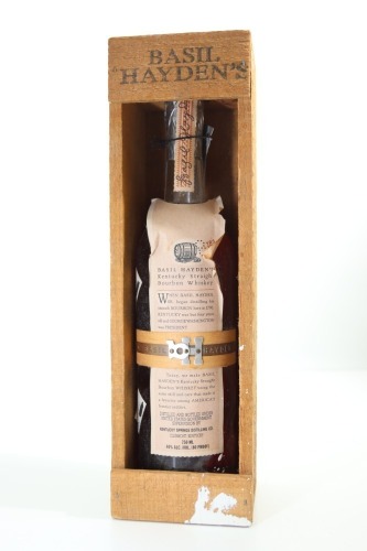 (1) Basil Hayden's 8 Year Old Kentucky Straight Bourbon Whiskey, 750ml, 40% ABV, Circa. 1990's (GB)