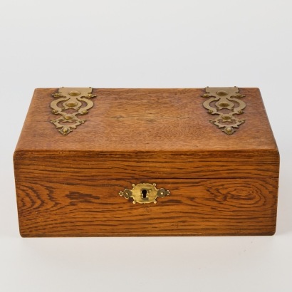 An Antique English Oak Box