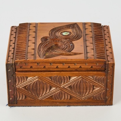 A Vintage Carved Māori Trinket Box