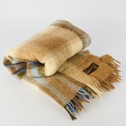 A Vintage NZ Shetland Wool Travel Rug Classic Plaid