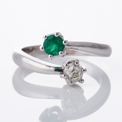 18ct White Gold, 0.28ct Emerald / 0.32ct Diamond Cross-over Dress Ring