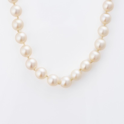 Akoya, Cultured Pearl 84cm Necklace with 18ct Gold / Pearl Clasp