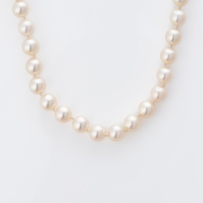 48cm, White, Akoya-Type 6.7mm Cultured Pearl Strand with 9ct Gold Clasp