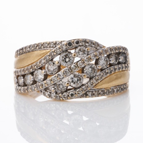 Michael Hill Jeweller, 10ct Yellow Gold, 1.00ct Diamond Dress Ring