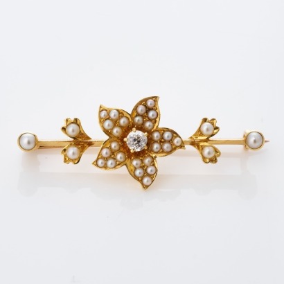 18ct Yellow Gold, Vintage, 0.14ct Diamond / Seed Pearl Floral Brooch with Box