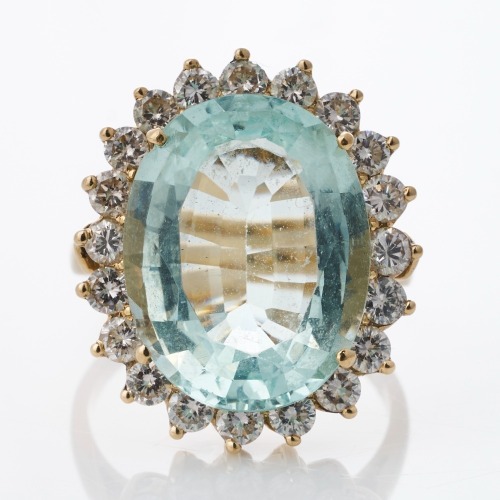14ct Yellow Gold, 9.58ct Oval Aquamarine / 1.30ct Diamond Cluster Ring