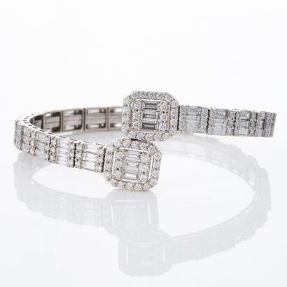18ct White Gold, 5.76ct Diamond Hinged Bangle