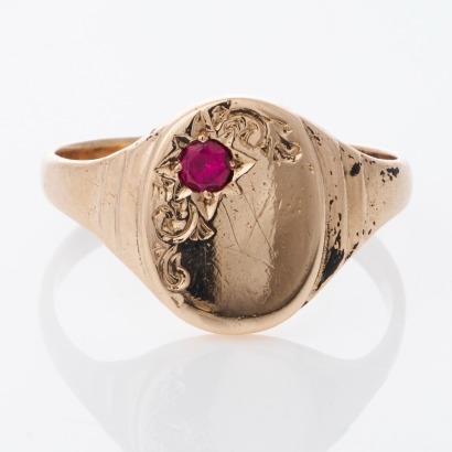 9ct Yellow Gold, Vintage, Ruby Signet Ring
