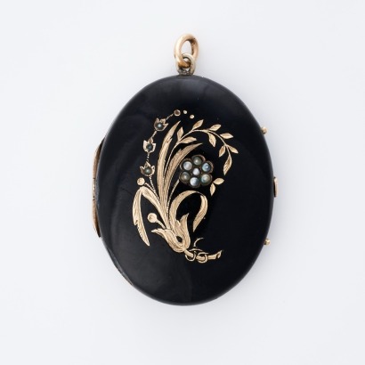 9ct Yellow Gold, Victorian, Enamel / Seed Pearl Mourning Locket