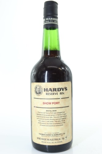 (1) Hardy's Reserve Bin No. D534 Show Port, McLaren Vale, 18% ABV (STOL)