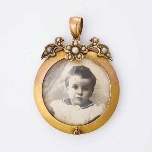 9ct Yellow Gold, Victorian, Seed Pearl Locket Pendant