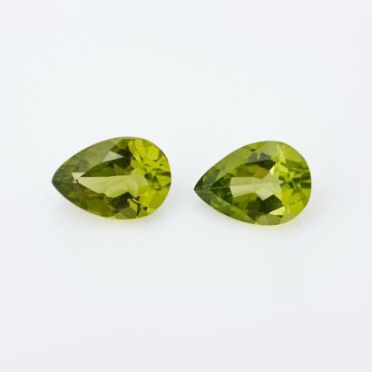 Pair of Loose Peridots, 3.90ct Total weight