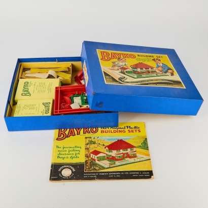 A Vintage Bayko Building Set, Made in England