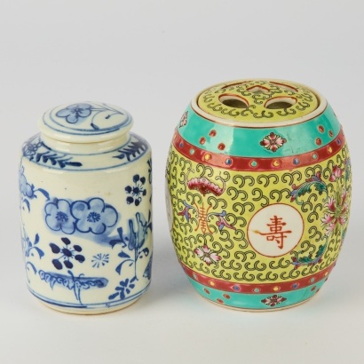 A Chinese 20th Century Famille Rose Small Jar and Cover and A Blue and White Small Jar and Cover