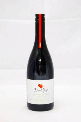 (1) 2006 Desert Heart Pinot Noir