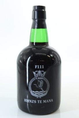 (1) HMNZS Te Mana (F111) Commemorative Oakwood Wines Tawny Port, Australia, 17.5% ABV