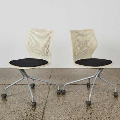 A Pair of Knoll Multigeneration Chairs