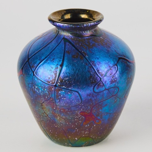 Garry Nash Iridescent Art Glass Vase 93
