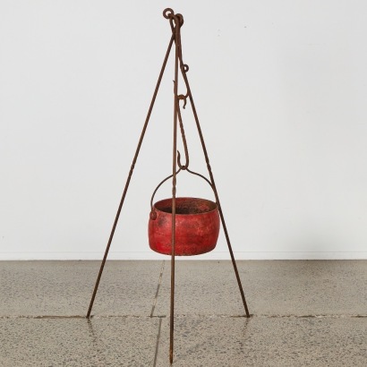 A Vintage Tripod Cast Iron Billy