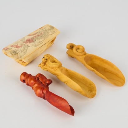 A Group of Four Chinese 20th Century Carved Bone and Wood Small Items